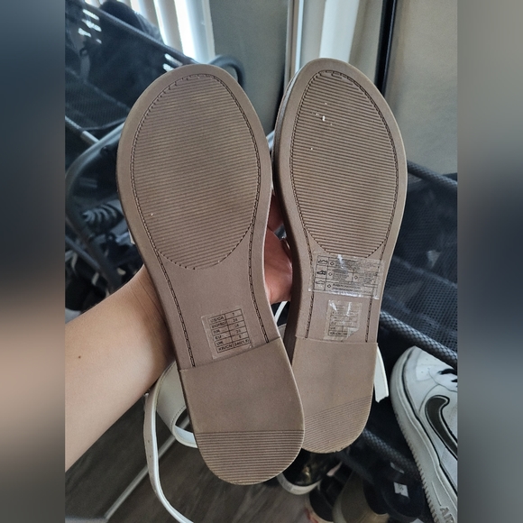 Sandals - Picture 3 of 4